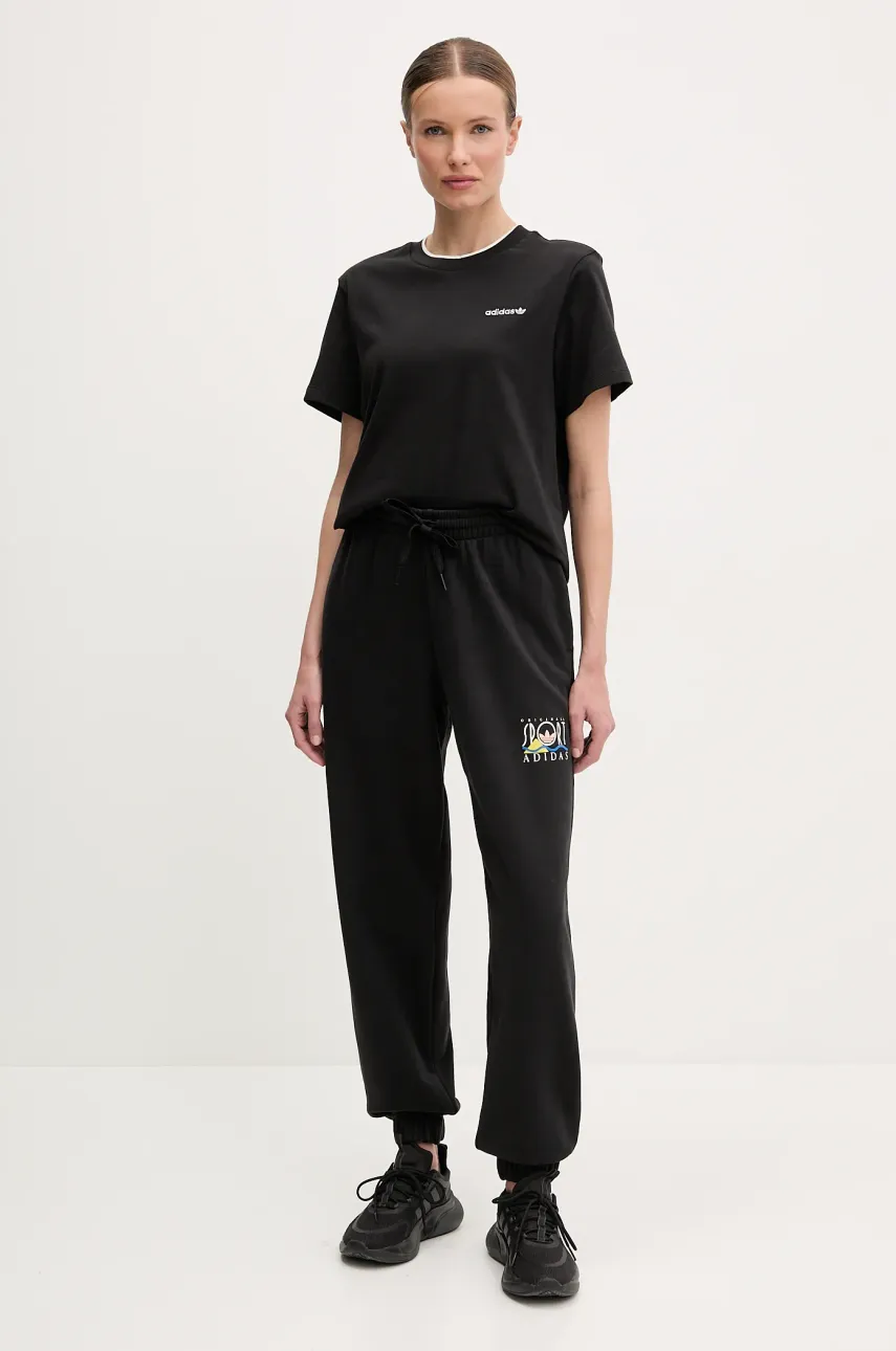 Хлопковые спортивные штаны adidas Originals Graphic Jogger женские цвет чёрный с принтом JC7770 Хлопковые спортивные штаны adidas Originals Graphic Jogger женские цвет чёрный с принтом JC7770