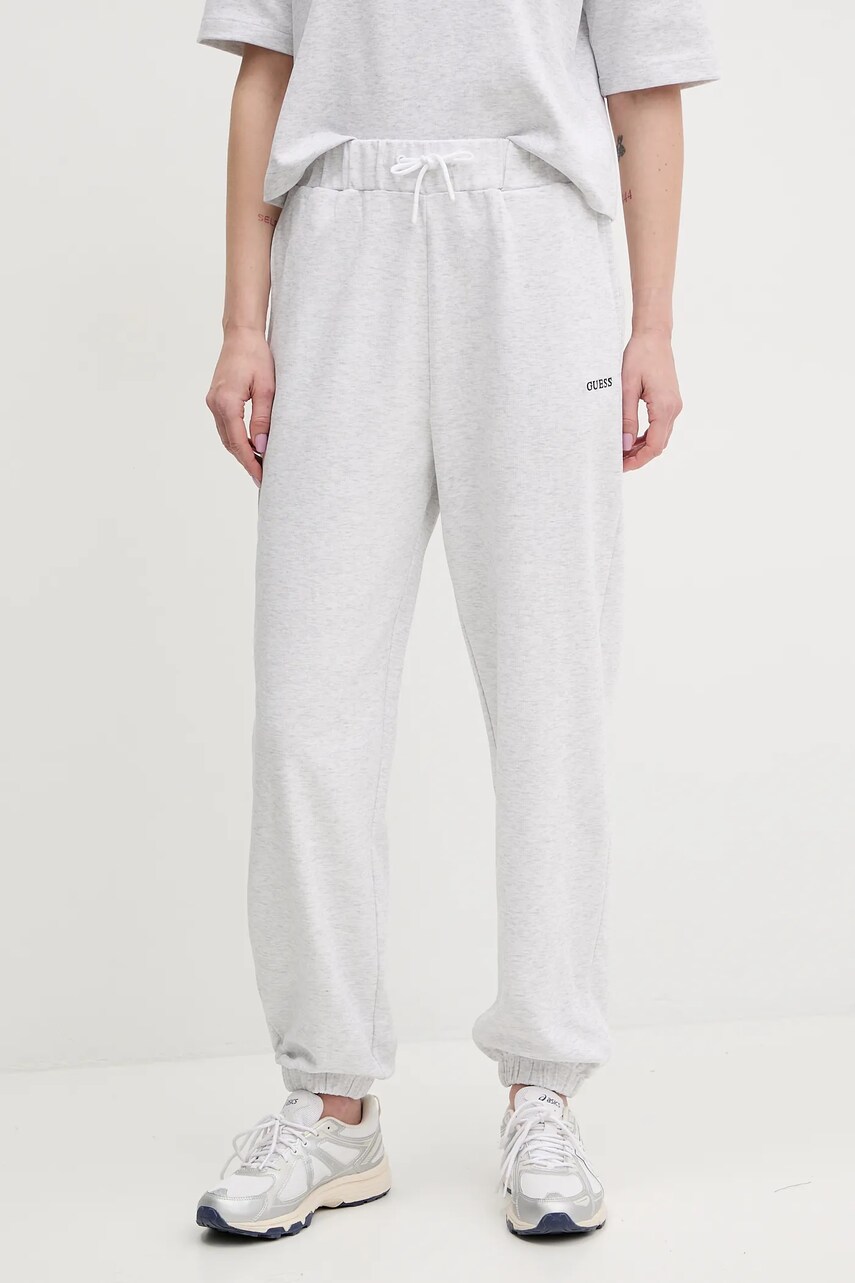 Levně Tepláky Guess NIGELLA dámské, šedá barva, hladké, V5GB03 KCS01