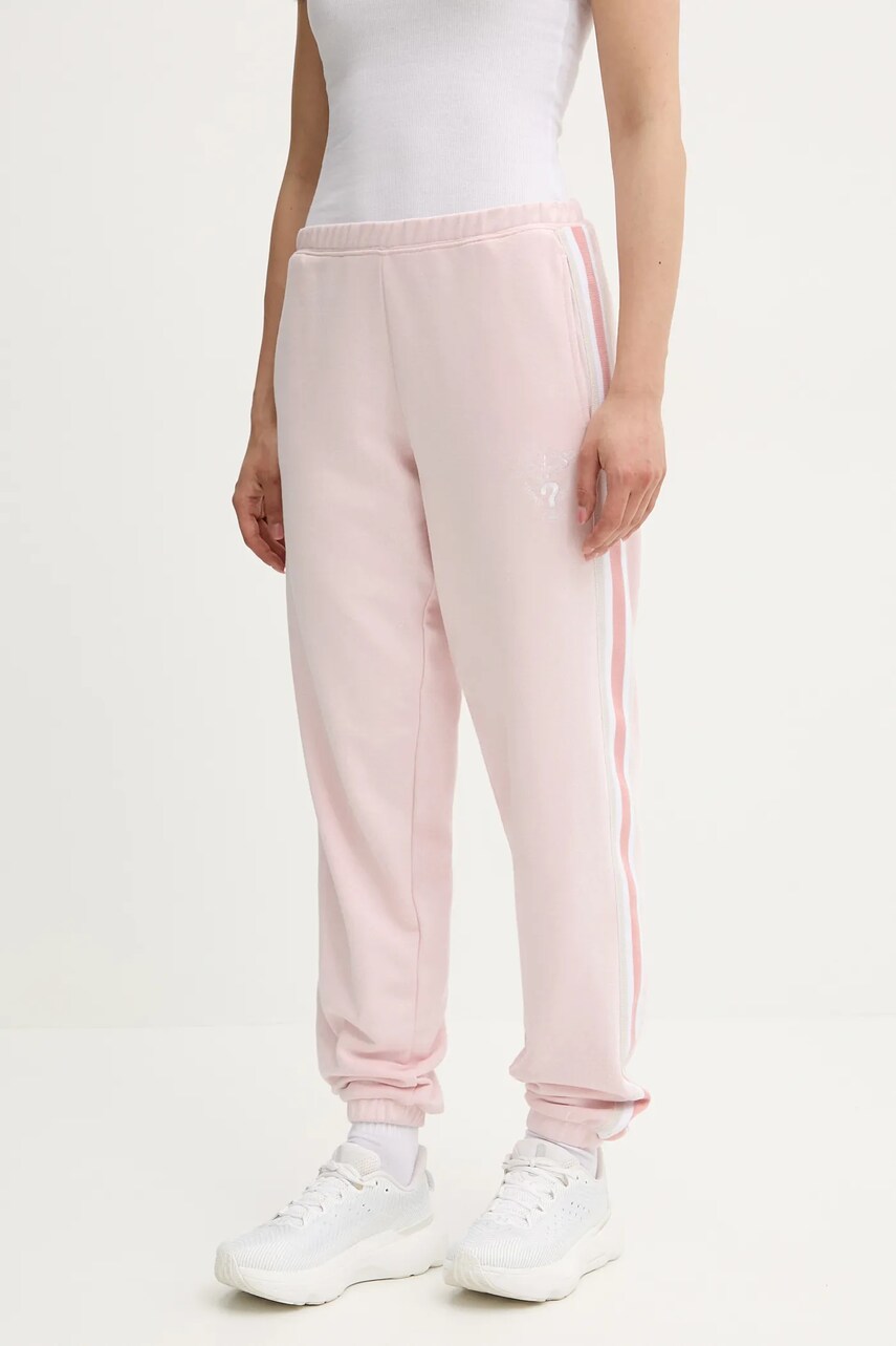 Levně Tepláky Guess YARROW dámské, růžová barva, s potiskem, V5GB15 KCRT1