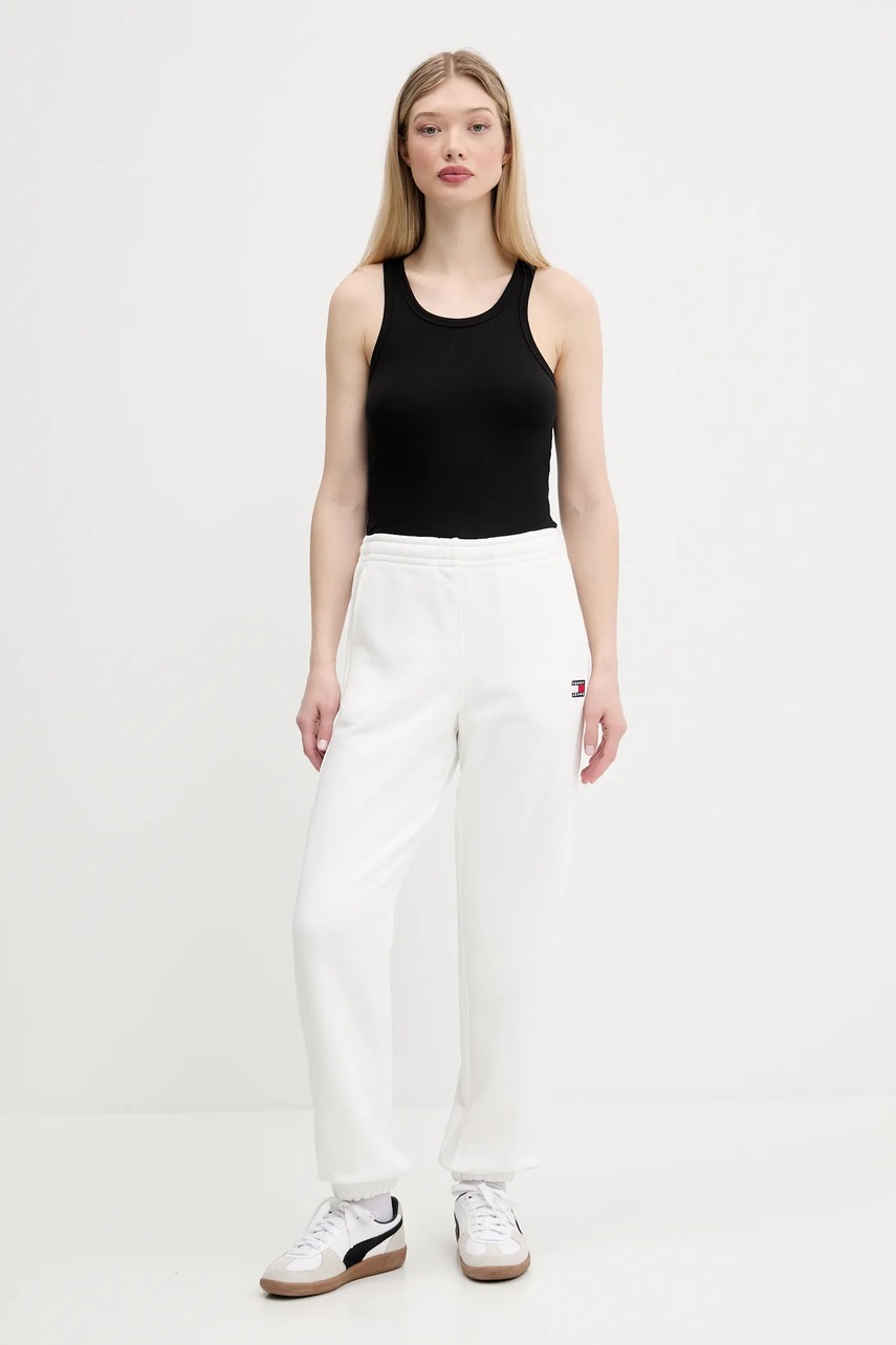 Детские хлопковые штаны Tommy Jeans цвет белый однотонные DW0DW20679