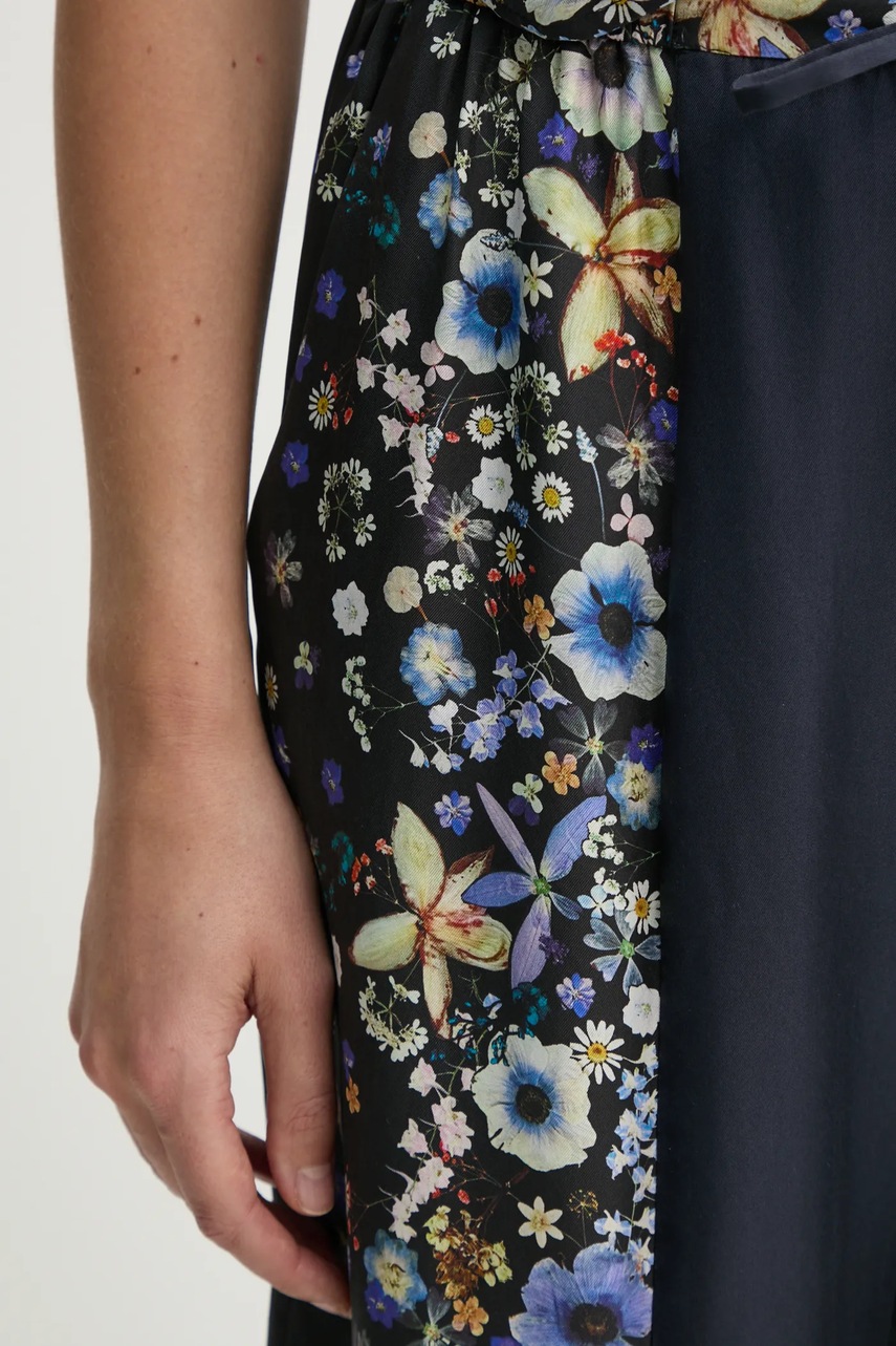 Μεταξωτό παντελόνι MUNTHE FABERT χρώμα: ναυτικό μπλε, 251140025118 φωτογραφία