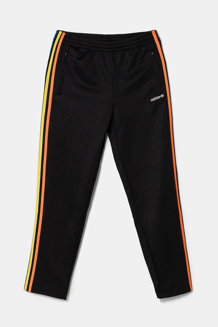 Детские спортивные штаны adidas Originals цвет чёрный с аппликацией JC8411 Детские спортивные штаны adidas Originals цвет чёрный с аппликацией JC8411