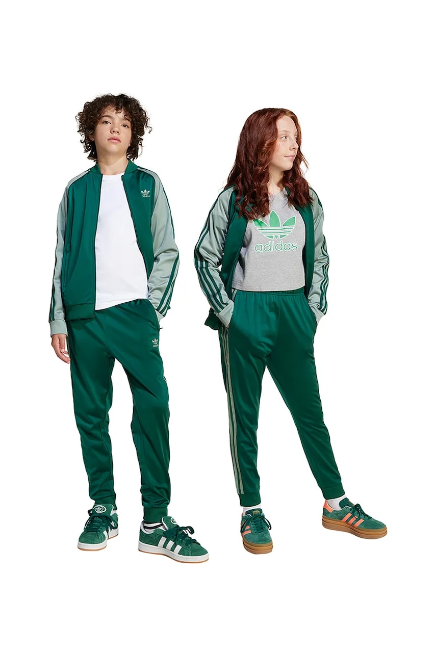adidas Originals pantaloni de trening pentru copii culoarea verde, cu imprimeu, JD1616 adidas Originals pantaloni de trening pentru copii culoarea verde, cu imprimeu, JD1616