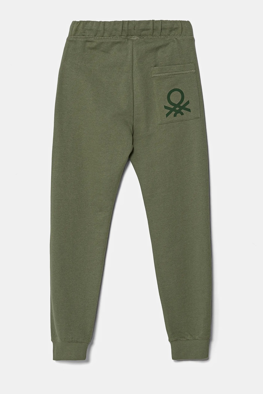 Дитячі бавовняні штани United Colors of Benetton колір зелений з принтом 3J68CF058