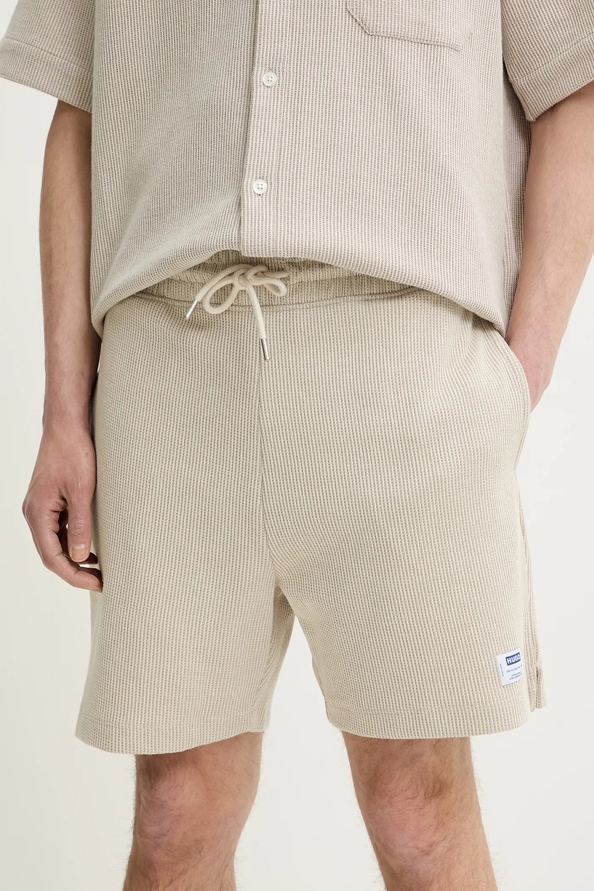 Hugo Blue pantaloni scurti barbati, culoarea bej, 50534451