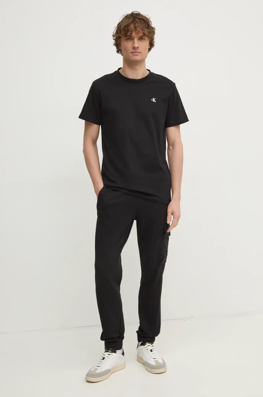 Хлопковые спортивные штаны Calvin Klein Jeans цвет чёрный однотонные J30J326762 Хлопковые спортивные штаны Calvin Klein Jeans цвет чёрный однотонные J30J326762