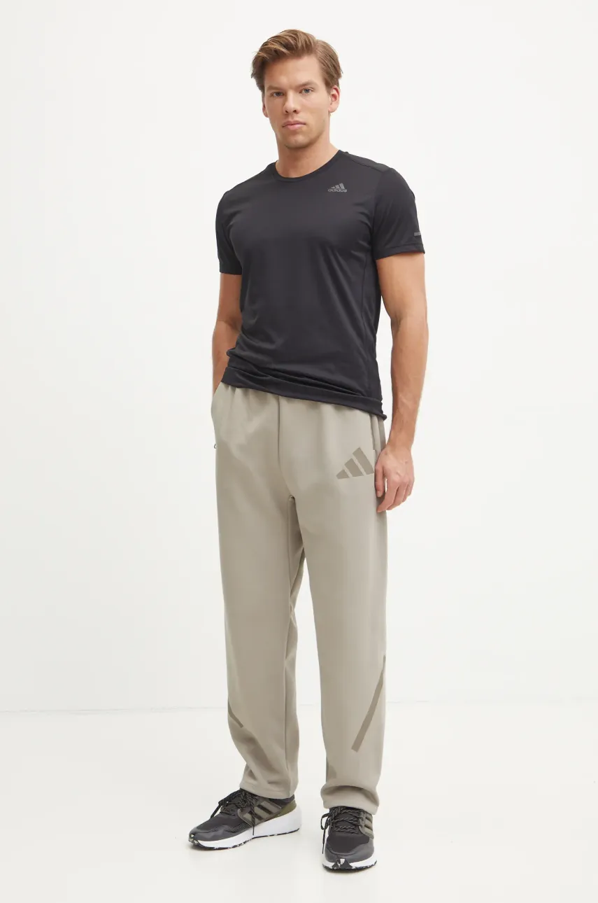 Спортивные штаны adidas Z.N.E. цвет серый с принтом JC6716 Спортивные штаны adidas Z.N.E. цвет серый с принтом JC6716