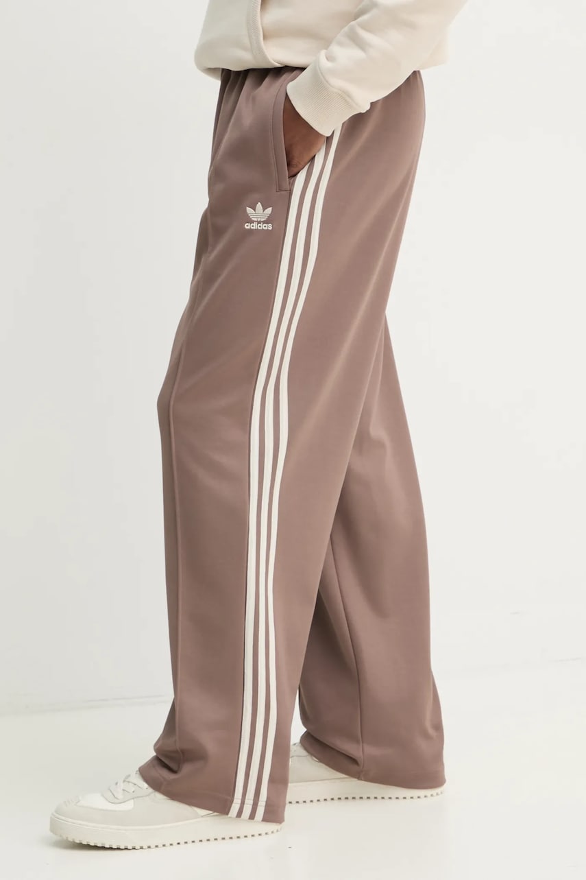 adidas Originals pantaloni de trening Firebird culoarea maro, cu imprimeu, JP1067 adidas Originals pantaloni de trening Firebird culoarea maro, cu imprimeu, JP1067