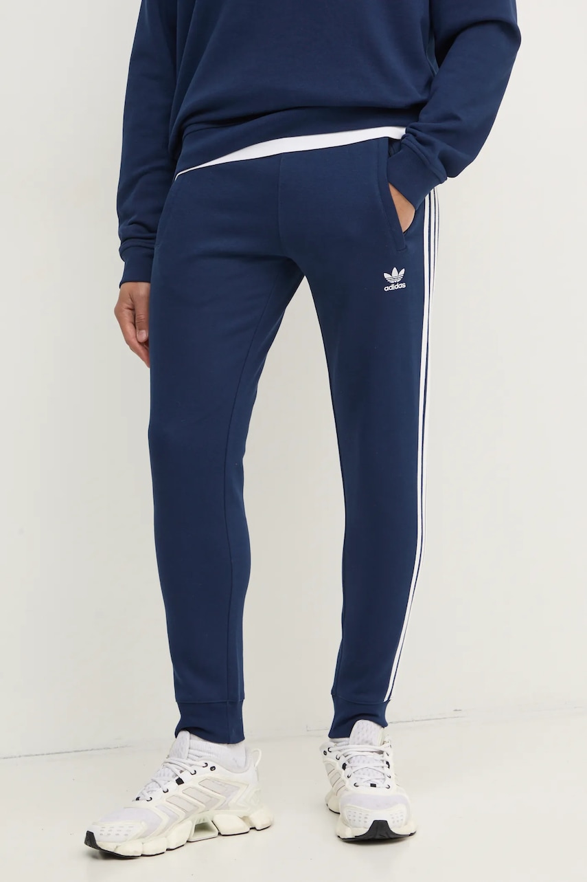 adidas Originals pantaloni de trening 3-Stripes culoarea bleumarin, cu imprimeu, IM9319