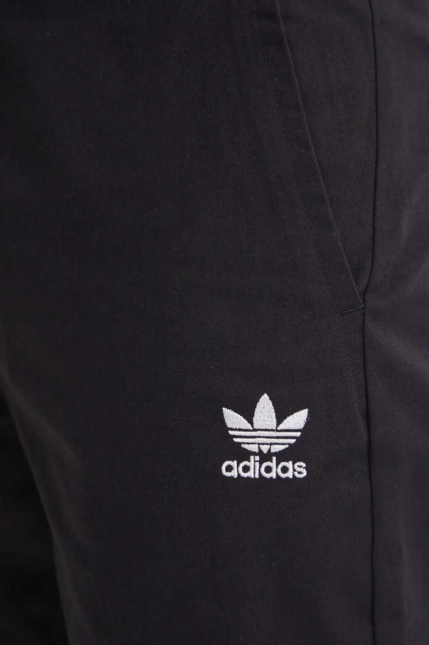 Штани adidas Originals Essential чоловічі колір чорний фасон chinos JD2442 