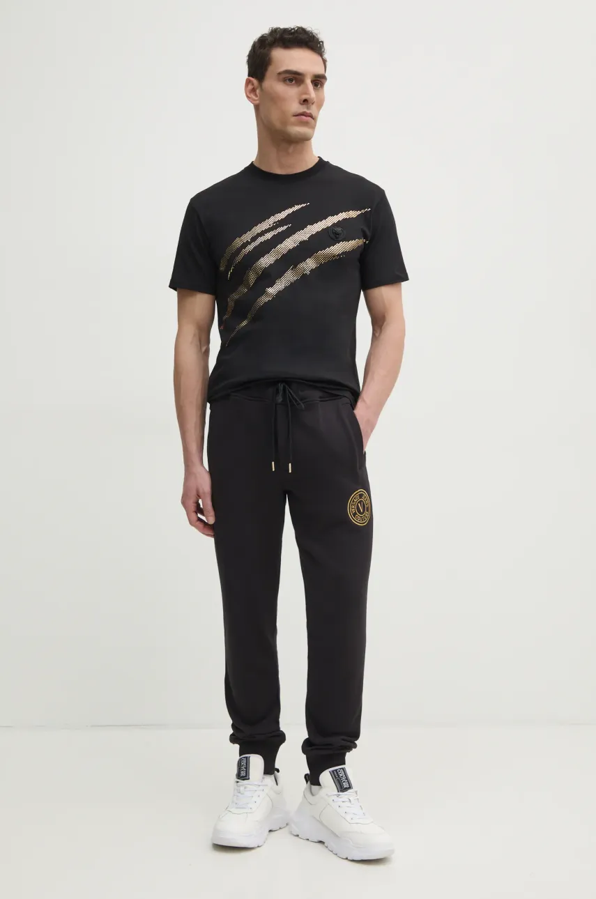 Хлопковые спортивные штаны Versace Jeans Couture мужские цвет чёрный с аппликацией 78GAAT00 CF01T Хлопковые спортивные штаны Versace Jeans Couture мужские цвет чёрный с аппликацией 78GAAT00 CF01T