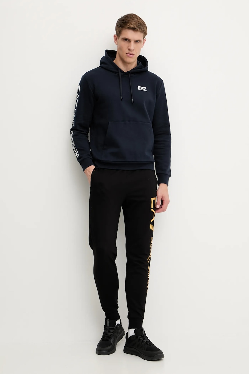 Хлопковые спортивные штаны EA7 Emporio Armani цвет чёрный с принтом AF13512.7M000571 Хлопковые спортивные штаны EA7 Emporio Armani цвет чёрный с принтом AF13512.7M000571