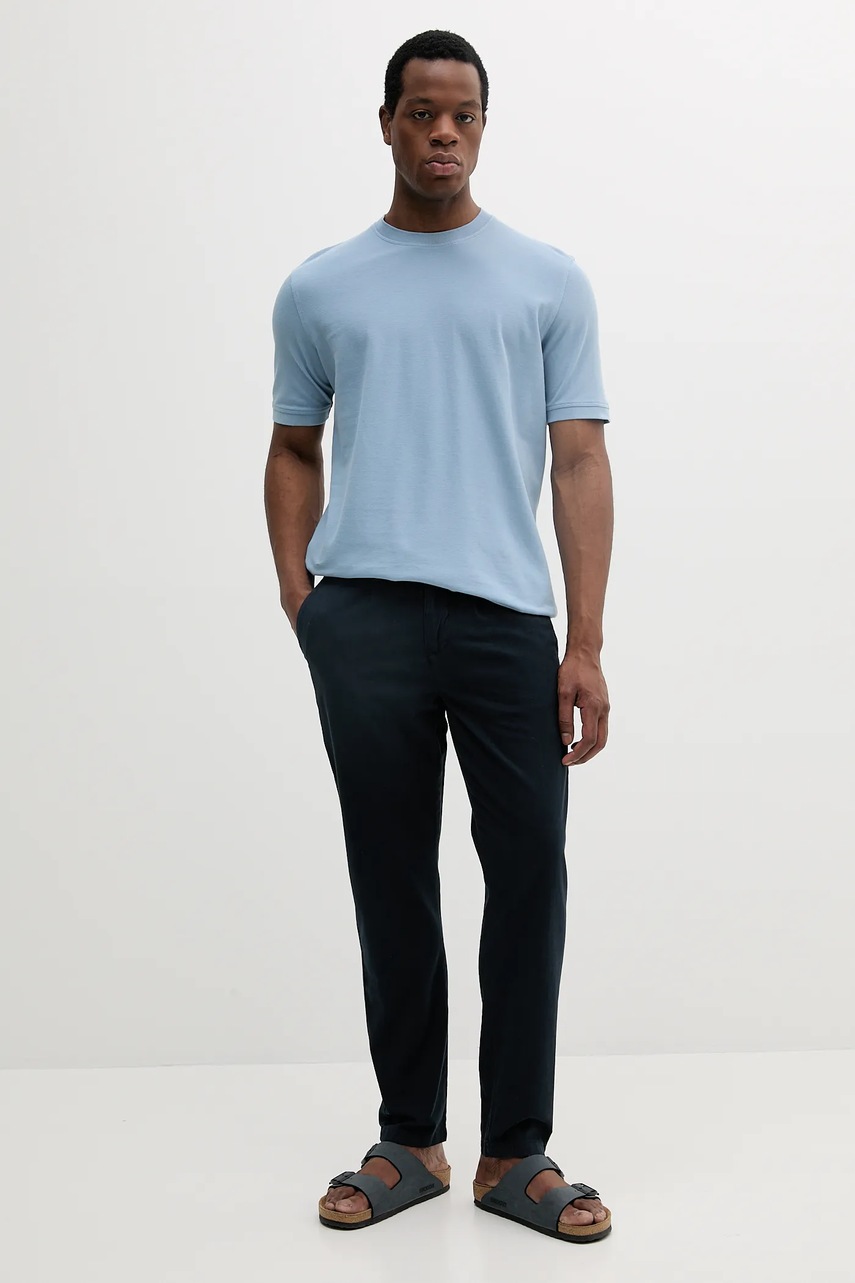 Льняные брюки Lindbergh цвет синий облегающие 30-003122A