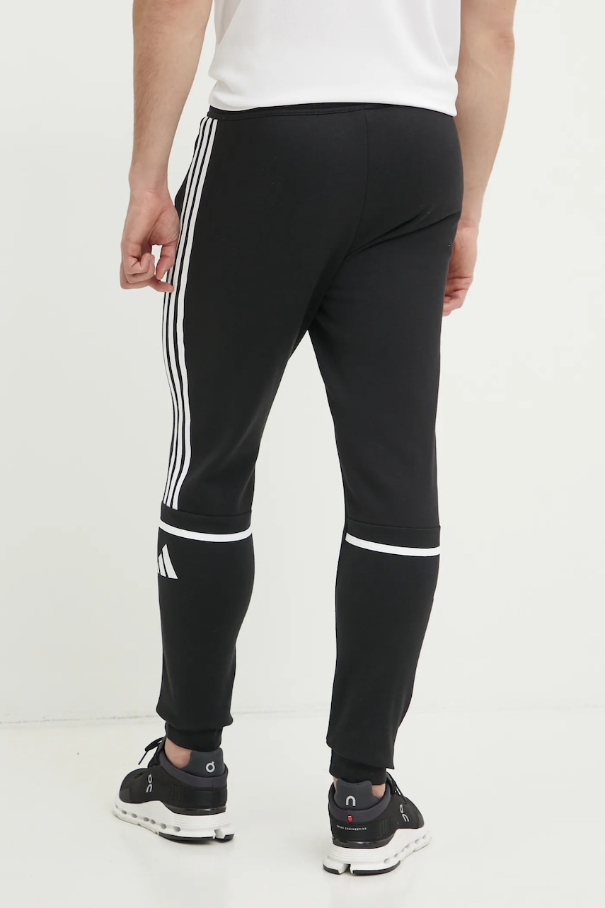 Спортивные штаны adidas Performance Squad 25 цвет чёрный с аппликацией JE2765 Спортивные штаны adidas Performance Squad 25 цвет чёрный с аппликацией JE2765