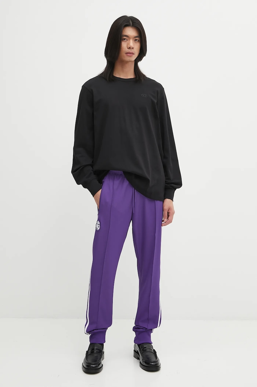 Спортивные штаны adidas Originals REAL ICON TP цвет фиолетовый с аппликацией JF2579 Спортивные штаны adidas Originals REAL ICON TP цвет фиолетовый с аппликацией JF2579
