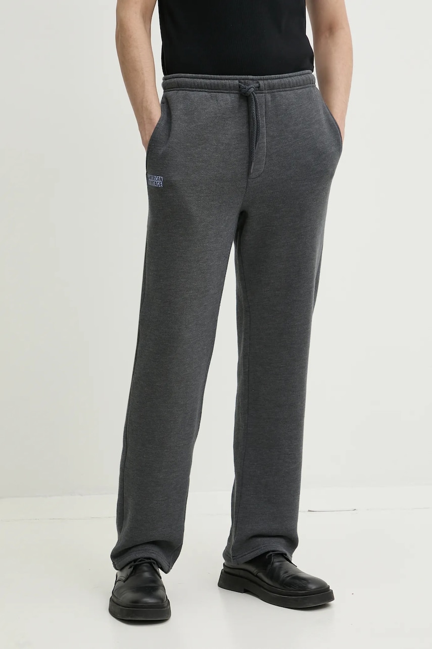 American Vintage pantaloni de trening bărbați, culoarea gri, uni, MDOV05CE25 American Vintage pantaloni de trening bărbați, culoarea gri, uni, MDOV05CE25