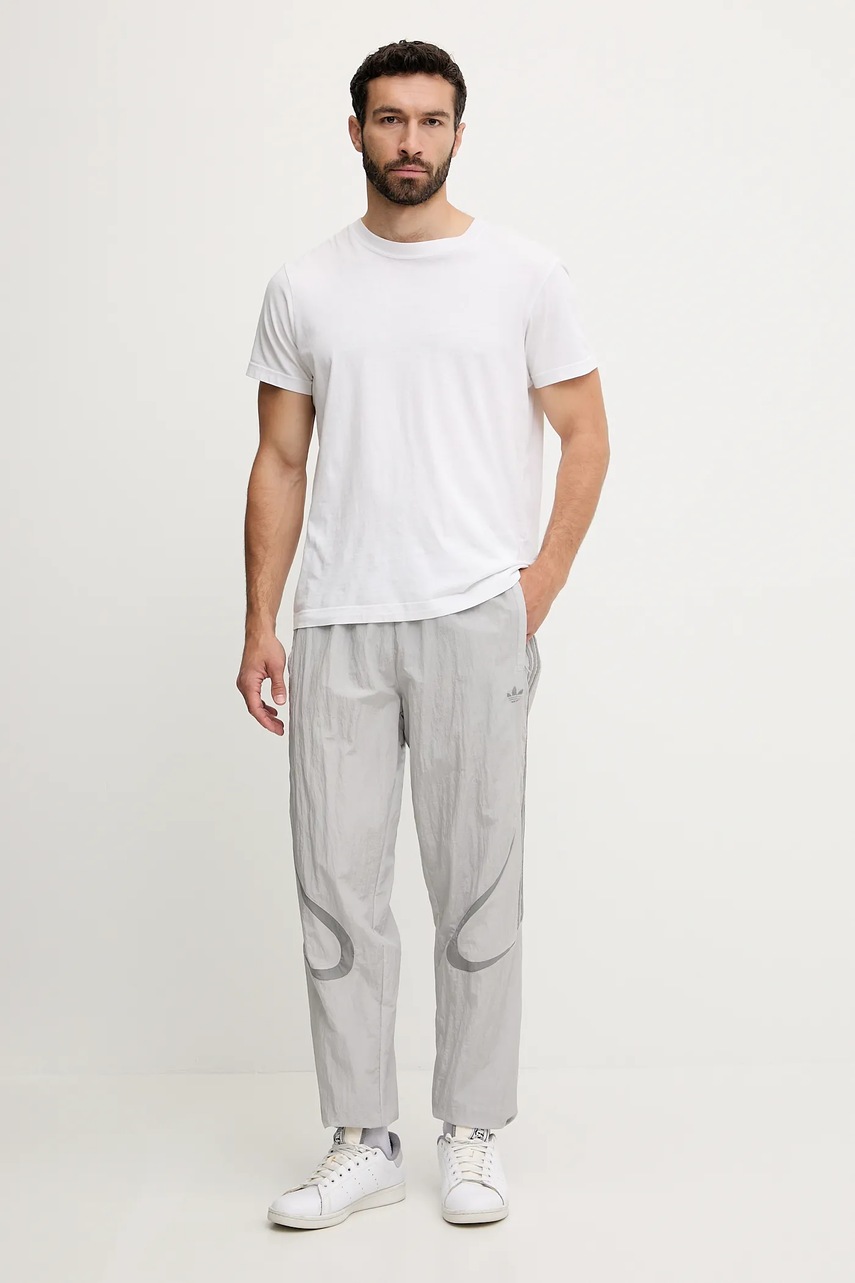 Спортивные штаны adidas Originals цвет серый с аппликацией JP1135