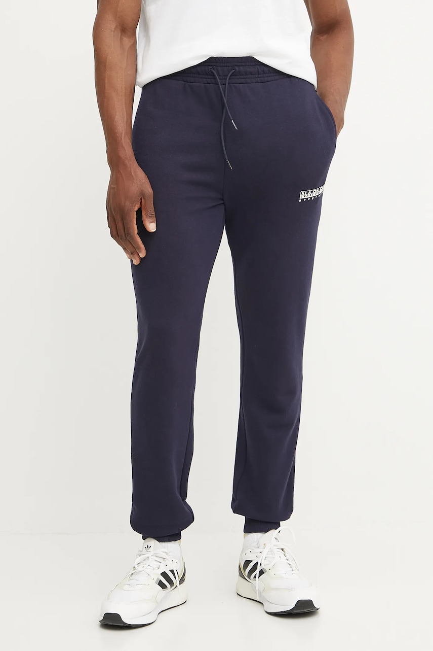 Napapijri pantaloni de trening din bumbac M-Gori bărbați, culoarea albastru marin, cu imprimeu, NP0A4IDS1761 Napapijri pantaloni de trening din bumbac M-Gori bărbați, culoarea albastru marin, cu imprimeu, NP0A4IDS1761