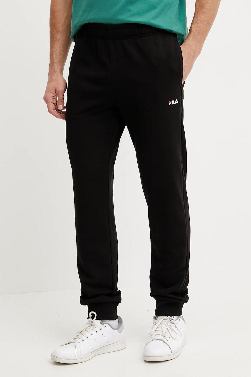 Fila pantaloni de trening Lunigo barbati, culoarea negru, cu imprimeu, FAM0878 Fila pantaloni de trening Lunigo barbati, culoarea negru, cu imprimeu, FAM0878