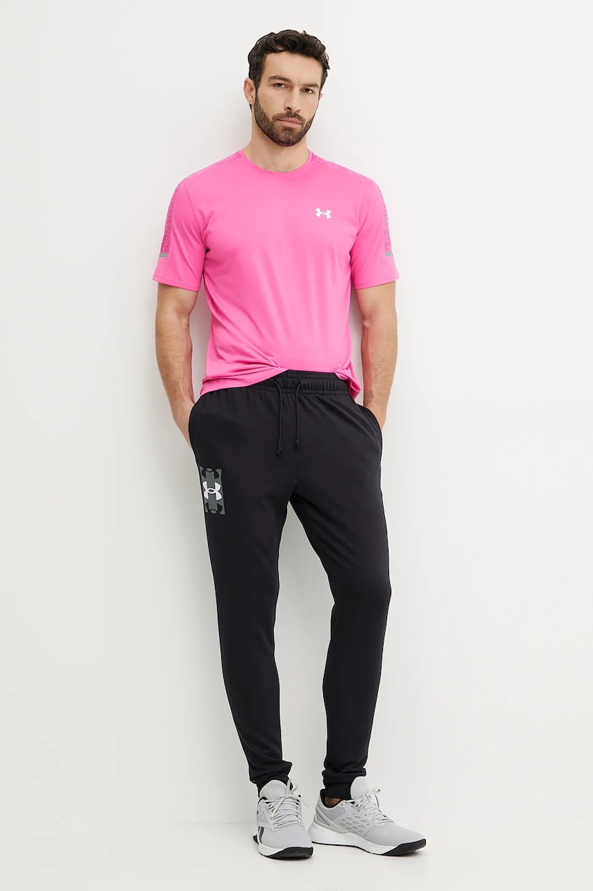 Тренировочные брюки Under Armour Rival Terry цвет чёрный с принтом 1390144 Тренировочные брюки Under Armour Rival Terry цвет чёрный с принтом 1390144