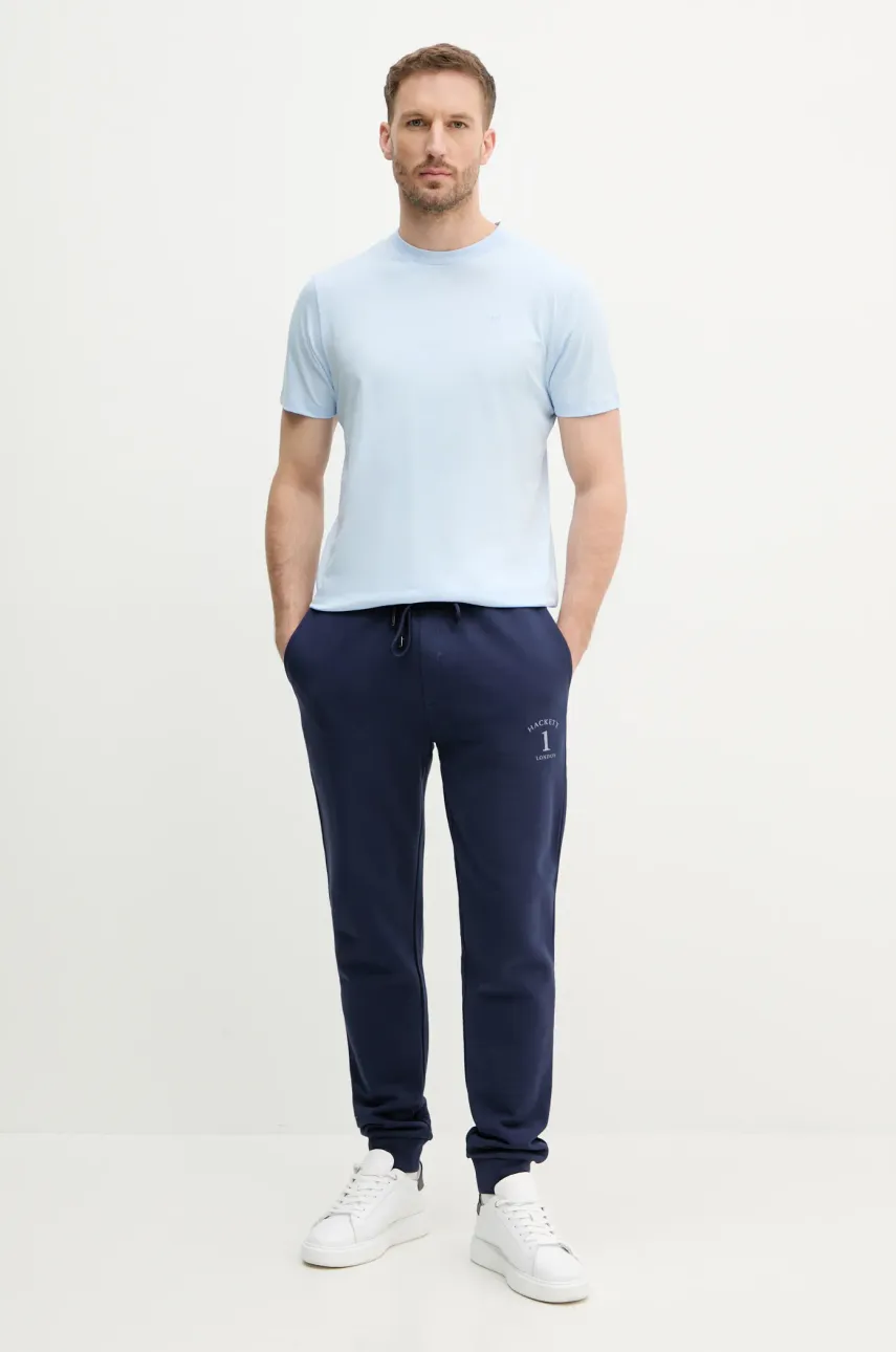 Хлопковые спортивные штаны Hackett London мужские цвет синий с принтом HM581338 Хлопковые спортивные штаны Hackett London мужские цвет синий с принтом HM581338
