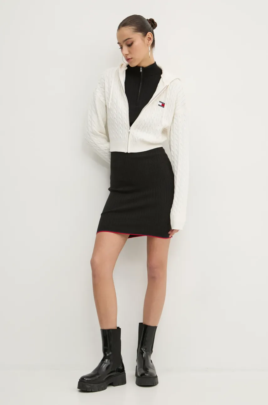 Платье Tommy Jeans цвет чёрный mini облегающее DW0DW19490 Платье Tommy Jeans цвет чёрный mini облегающее DW0DW19490