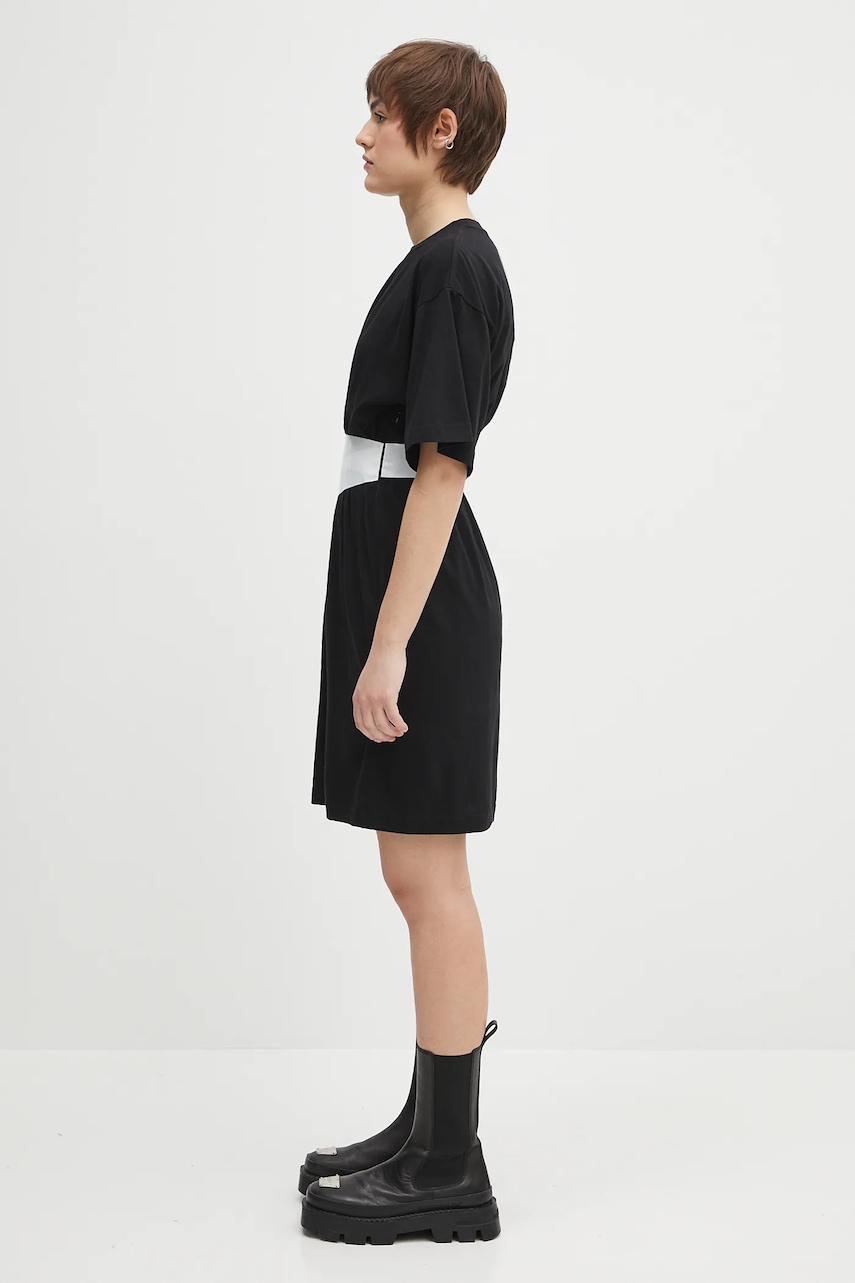 Хлопковое платье MM6 Maison Margiela цвет чёрный mini расклешённое S52DA0063 Хлопковое платье MM6 Maison Margiela цвет чёрный mini расклешённое S52DA0063