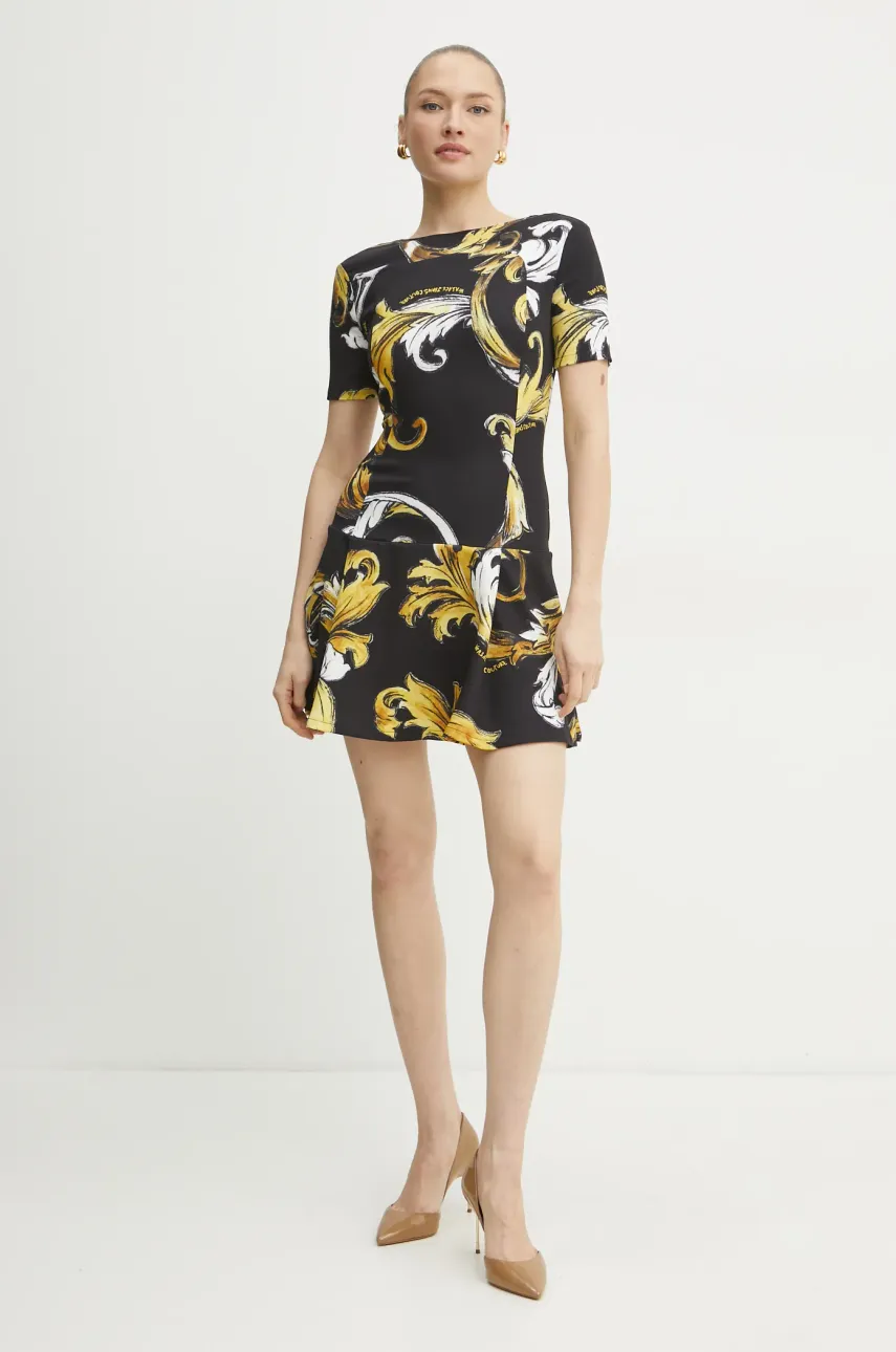 Платье Versace Jeans Couture цвет чёрный mini расклешённое 78HAO908 NS636 Платье Versace Jeans Couture цвет чёрный mini расклешённое 78HAO908 NS636