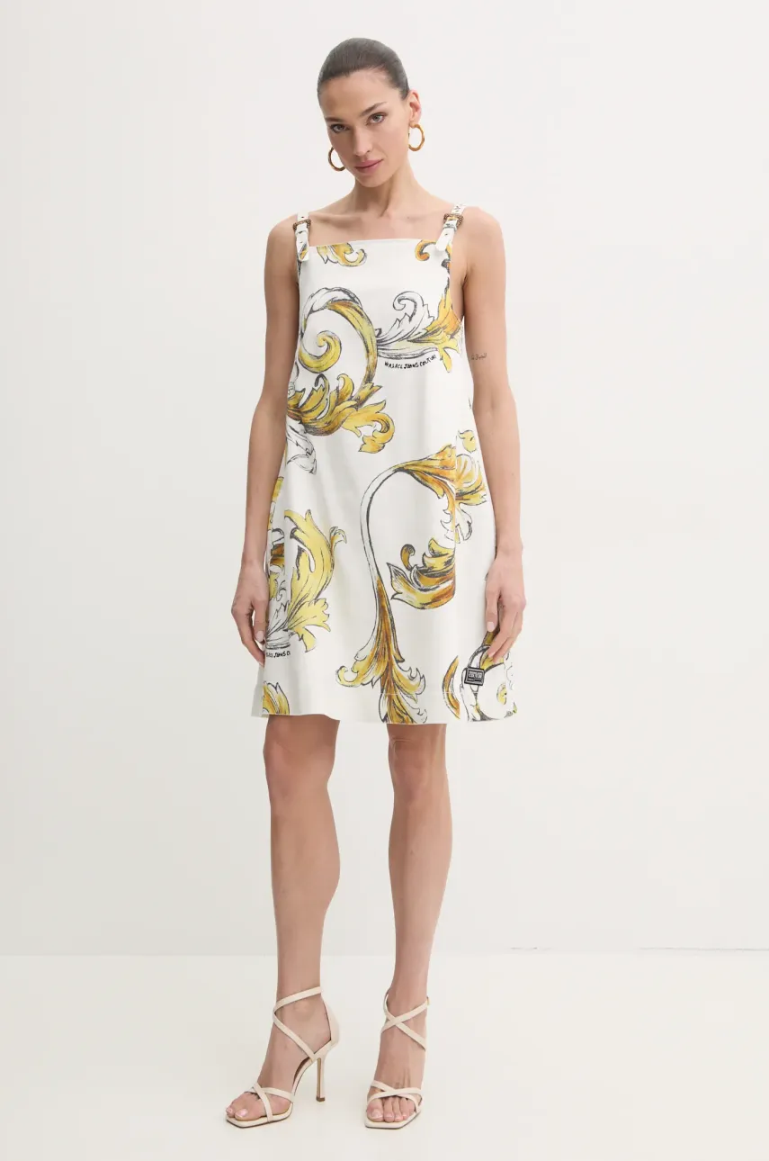 Джинсовое платье Versace Jeans Couture цвет белый mini прямое 78HAO954 ES138SS0 Джинсовое платье Versace Jeans Couture цвет белый mini прямое 78HAO954 ES138SS0