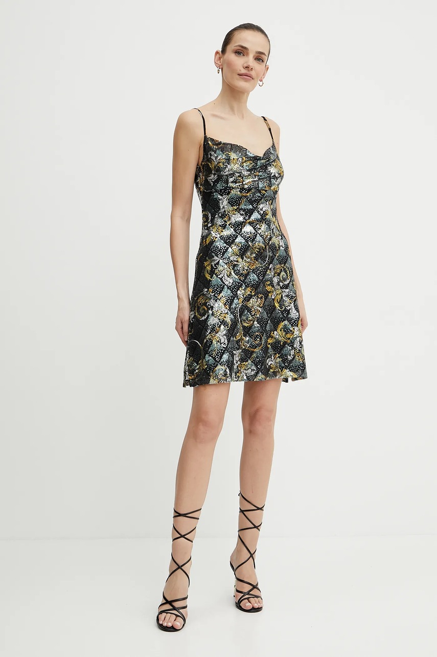 Платье Versace Jeans Couture цвет чёрный mini прямое 78HAO9B6 JS443 Платье Versace Jeans Couture цвет чёрный mini прямое 78HAO9B6 JS443