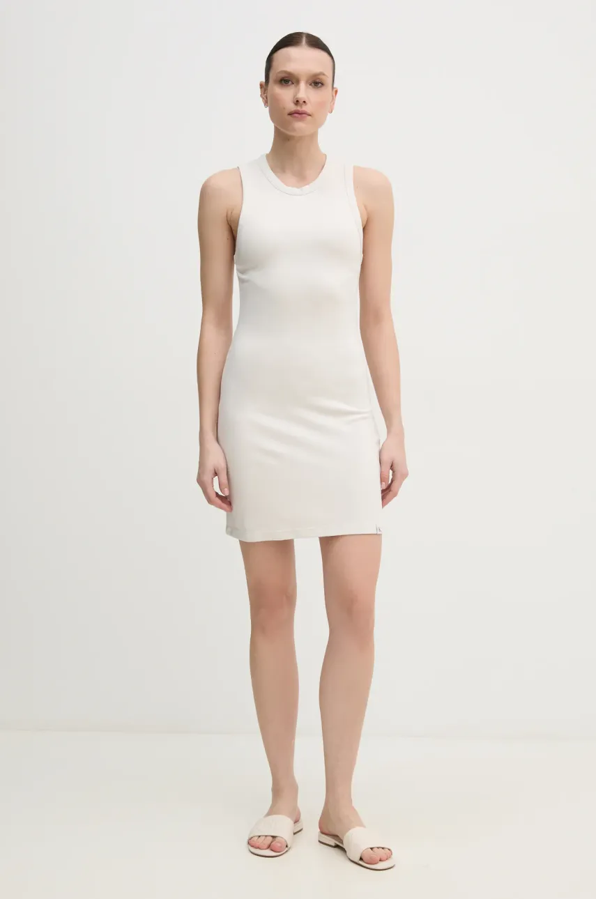 Платье Calvin Klein Jeans цвет бежевый mini облегающее J20J225292 Платье Calvin Klein Jeans цвет бежевый mini облегающее J20J225292