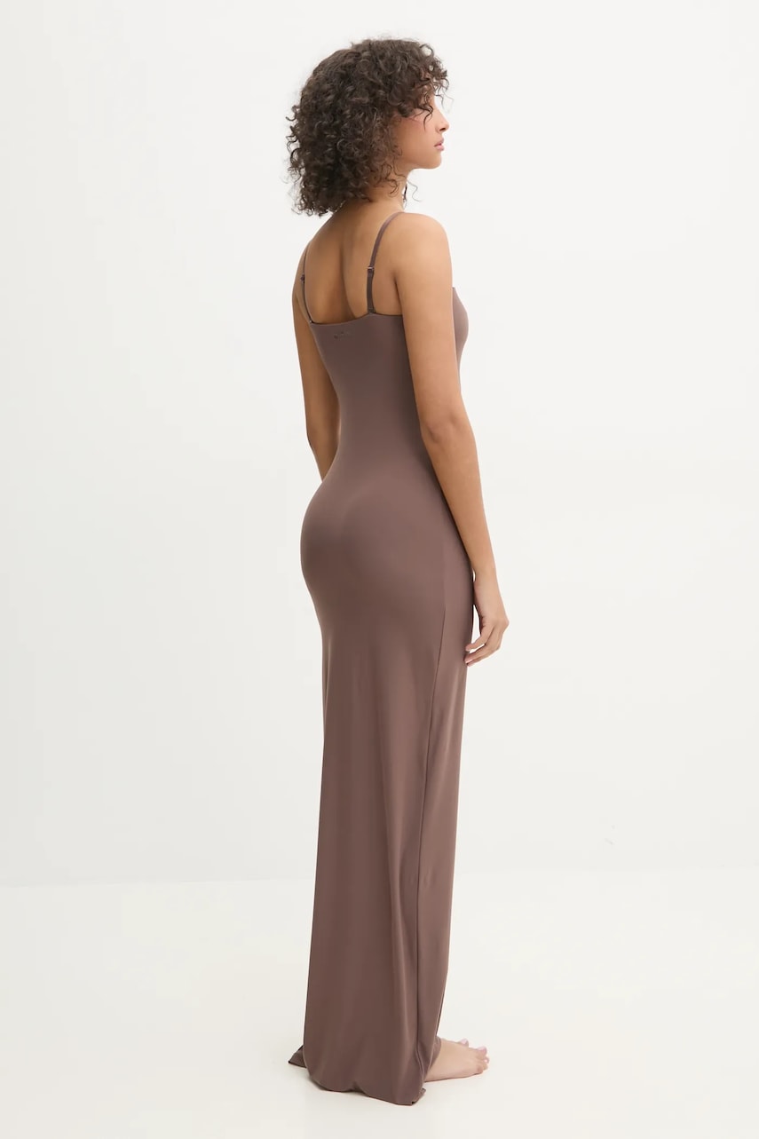 Платье Guess EVELINE цвет коричневый maxi облегающее O5GK00 KCDE0 Платье Guess EVELINE цвет коричневый maxi облегающее O5GK00 KCDE0