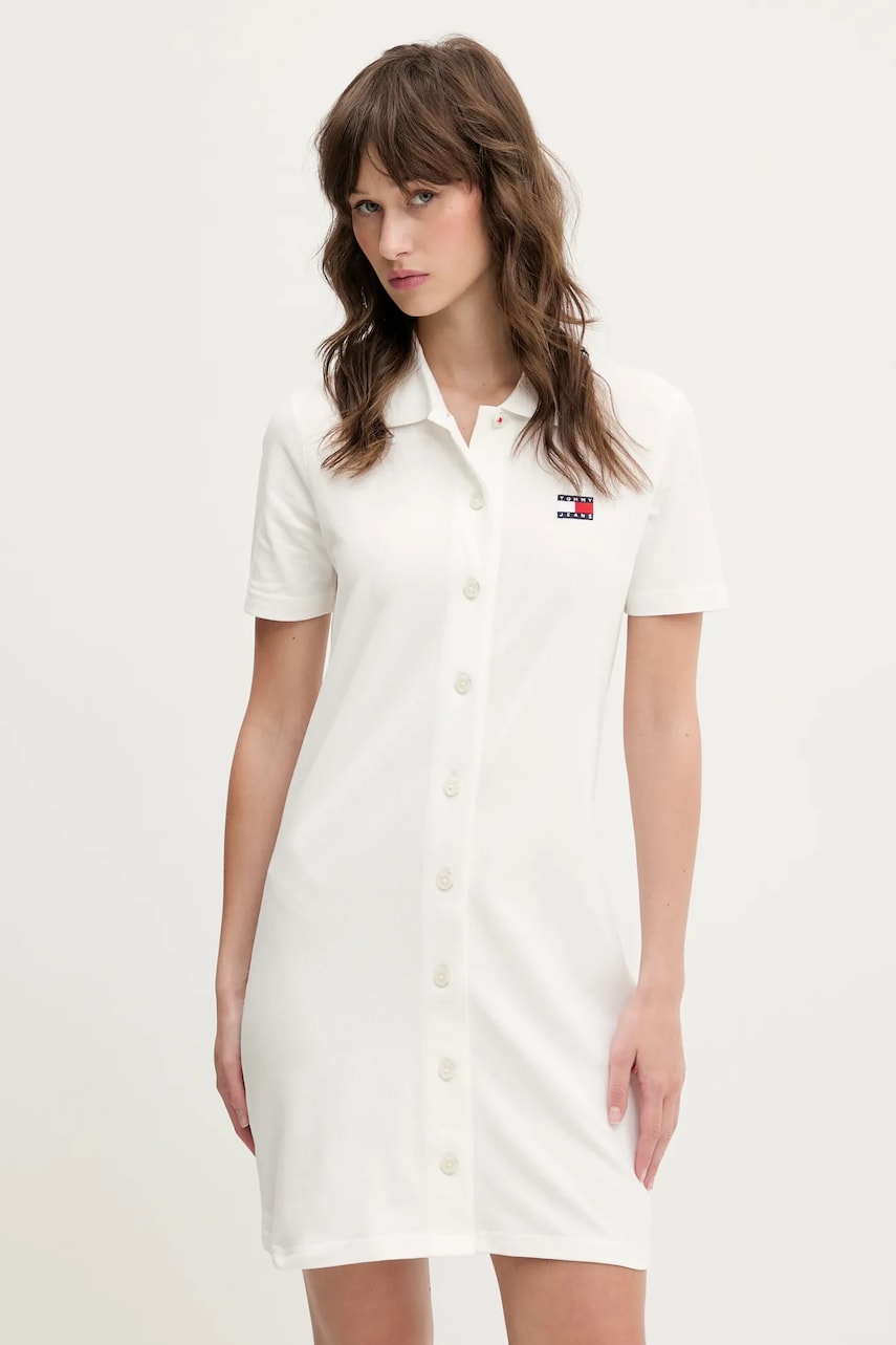 Tommy Jeans rochie culoarea alb, mini, drept, DW0DW20302 Tommy Jeans rochie culoarea alb, mini, drept, DW0DW20302
