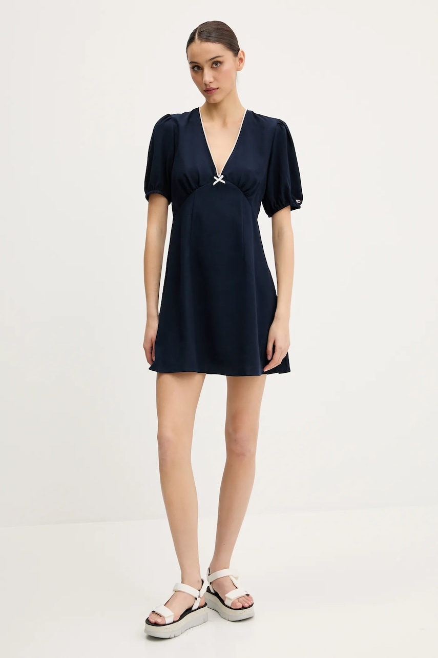 Платье Tommy Jeans цвет синий mini расклешённое DW0DW20337 Платье Tommy Jeans цвет синий mini расклешённое DW0DW20337