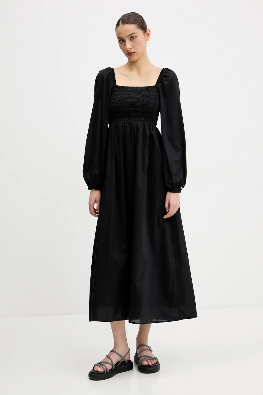 Хлопковое платье Tommy Jeans цвет чёрный midi расклешённое DW0DW21335 Хлопковое платье Tommy Jeans цвет чёрный midi расклешённое DW0DW21335