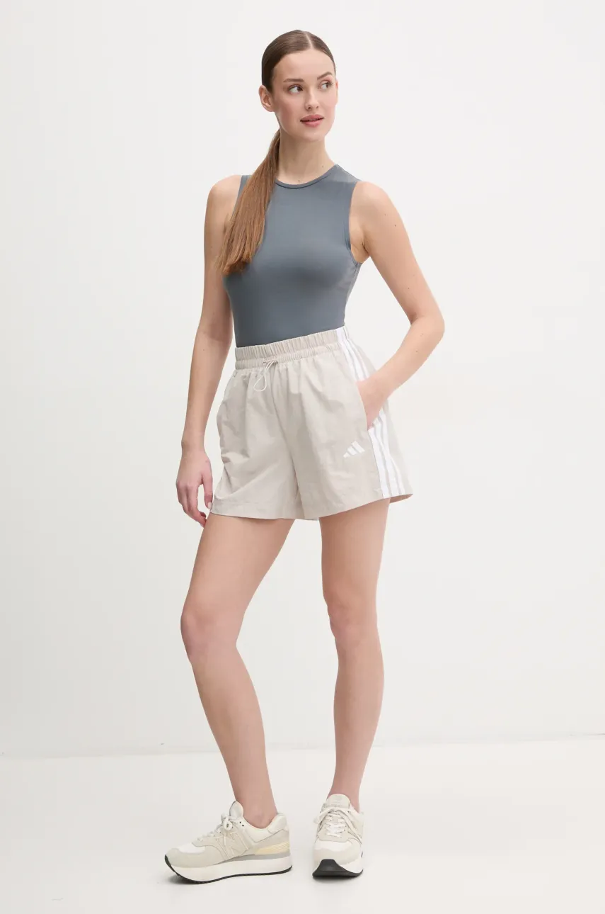Шорты adidas Essentials женские цвет серый с аппликацией высокая посадка JC8165 Шорты adidas Essentials женские цвет серый с аппликацией высокая посадка JC8165