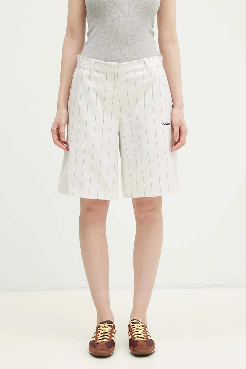 adidas Originals pantaloni scurți PINSTRIPE SHORT femei, culoarea bej, cu imprimeu, high waist, JC7684
