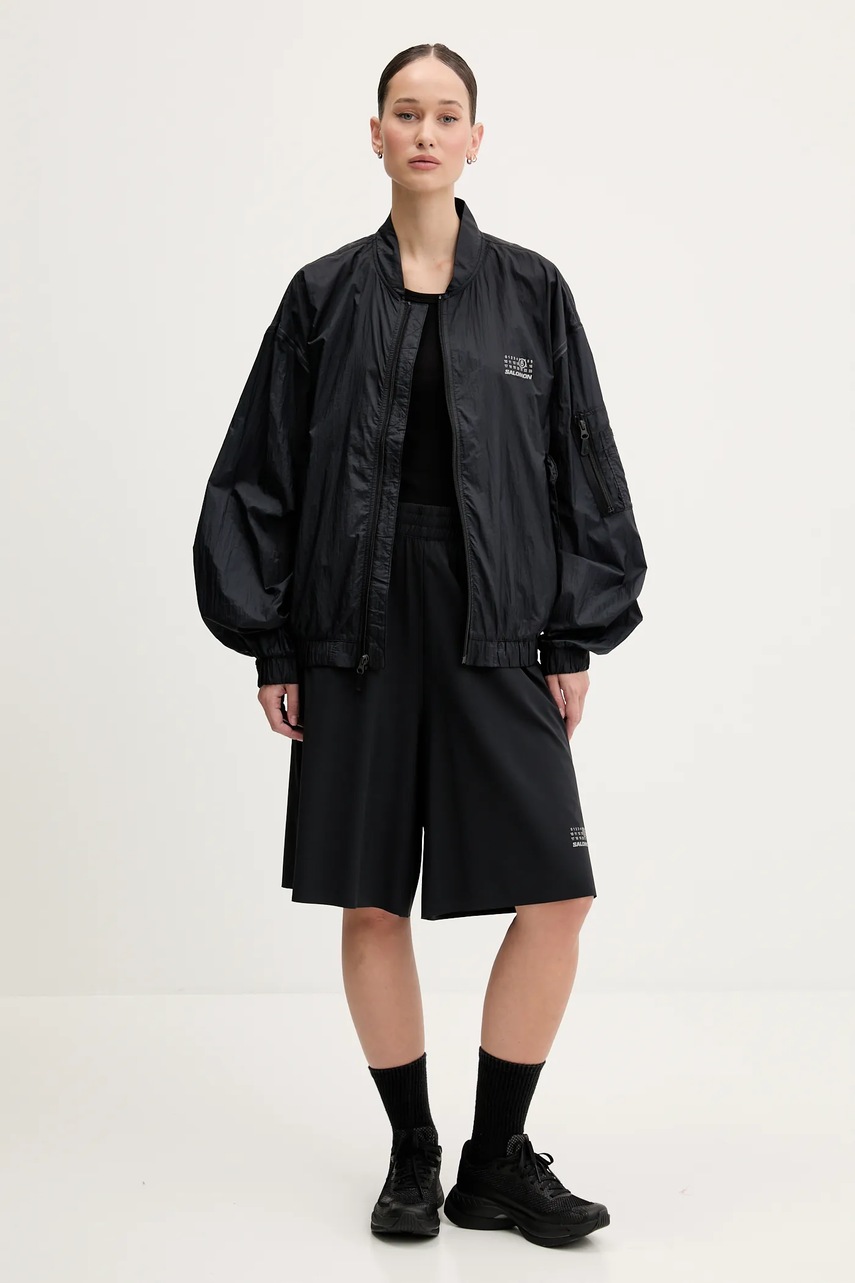 Шорты MM6 Maison Margiela x Salomon цвет чёрный однотонные высокая посадка S52MU0131.M35417 Шорты MM6 Maison Margiela x Salomon цвет чёрный однотонные высокая посадка S52MU0131.M35417