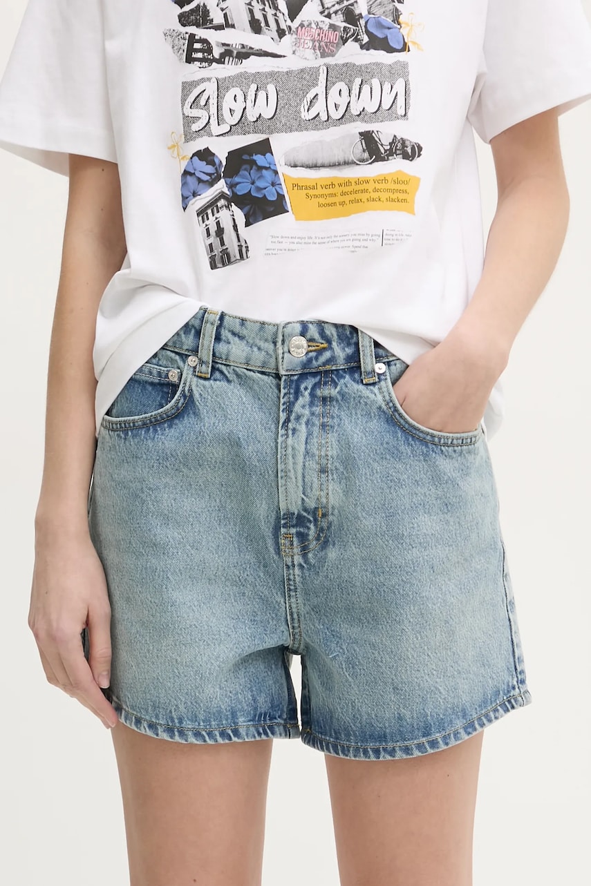 Moschino Jeans pantaloni scurti jeans femei, neted, high waist, 0327 3217 Moschino Jeans pantaloni scurti jeans femei, neted, high waist, 0327 3217