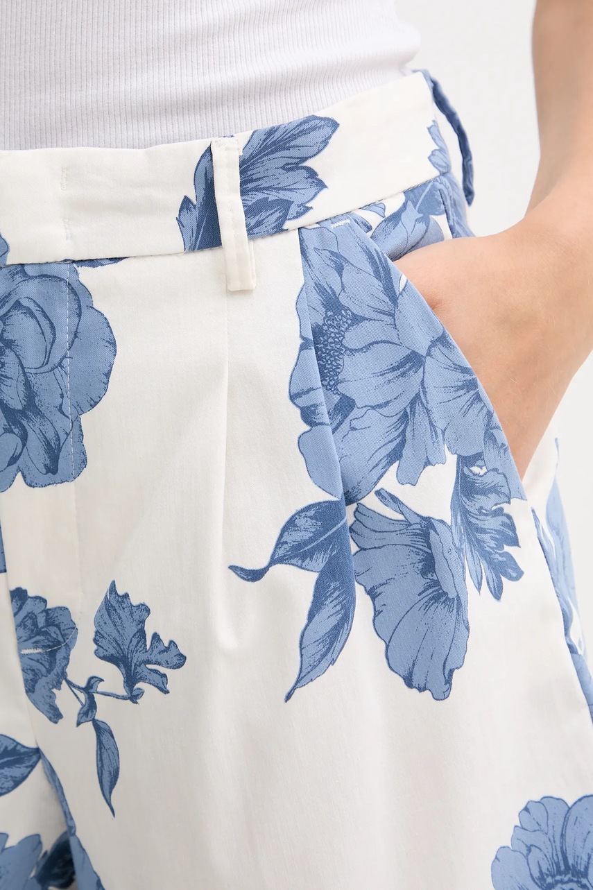 Kraťasy OUI (obrázek 4)