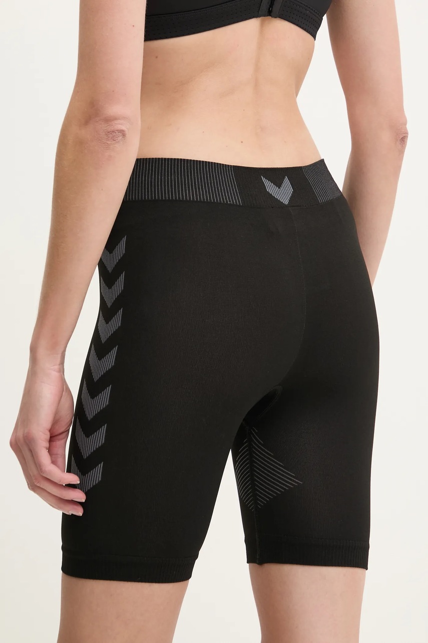 Σορτς προπόνησης Hummel χρώμα: μαύρο, 202649 φωτογραφία