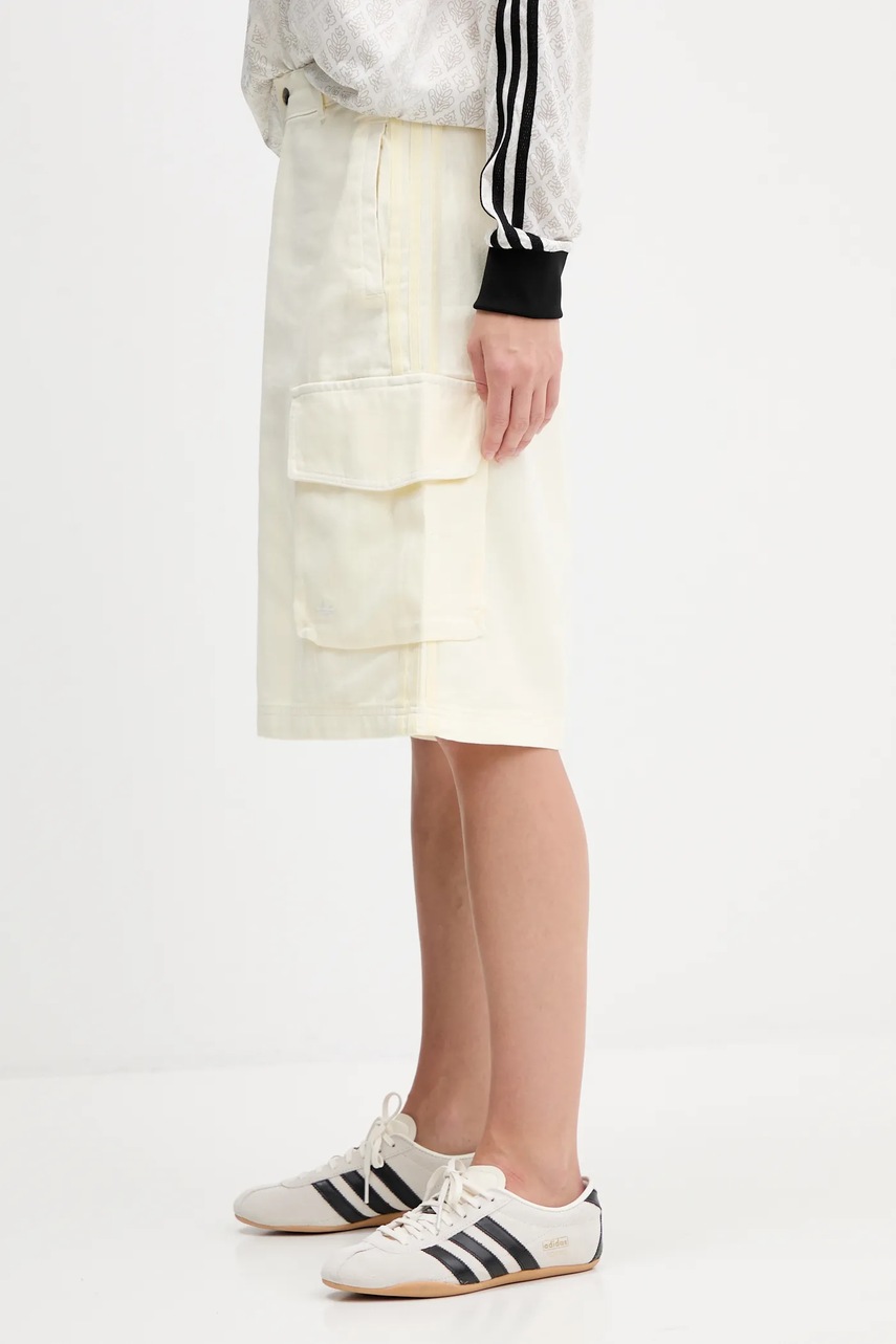 Βαμβακερό σορτσάκι adidas Originals Cargo Jorts φωτογραφία
