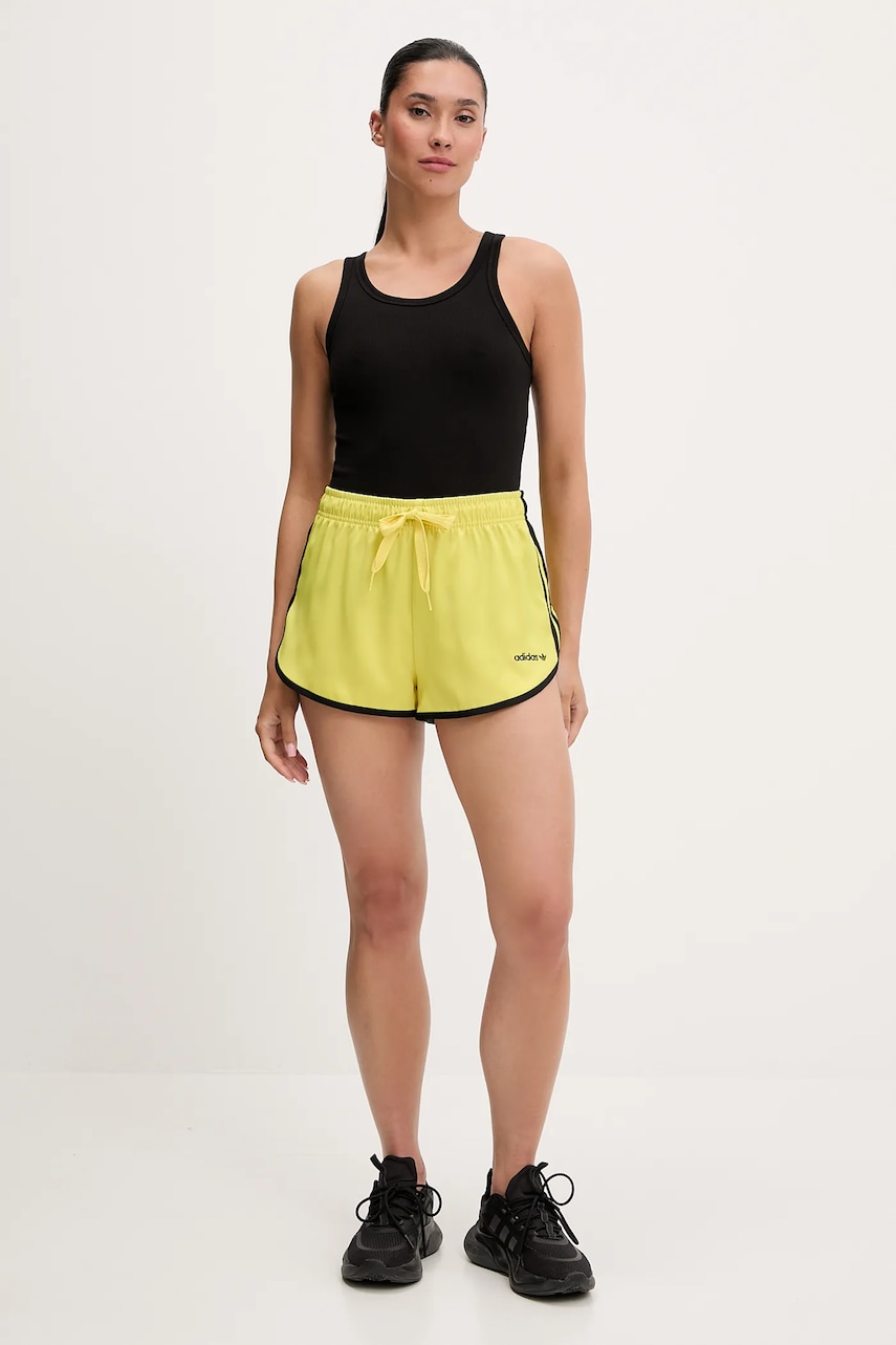 Шорты adidas Originals Sprinter Shorts цвет жёлтый с аппликацией высокая посадка JD3611 Шорты adidas Originals Sprinter Shorts цвет жёлтый с аппликацией высокая посадка JD3611