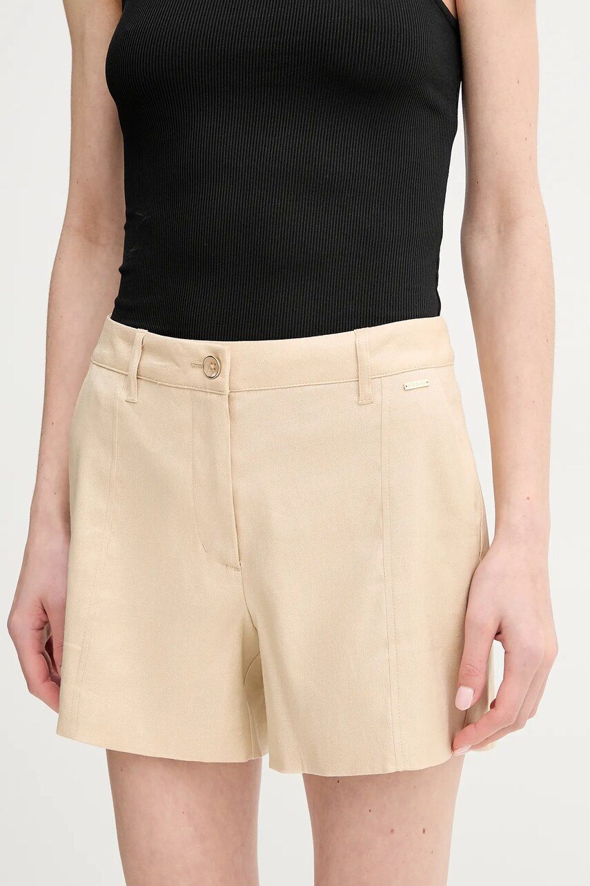 Levně Lněné kraťasy Guess ISABEAU dámské, béžová barva, hladké, high waist, W5GD1W WH5L2
