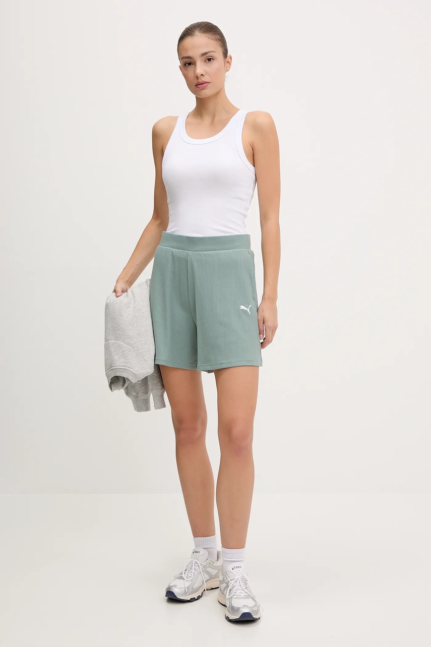 Шорты Puma цвет зелёный однотонная высокая посадка 685026