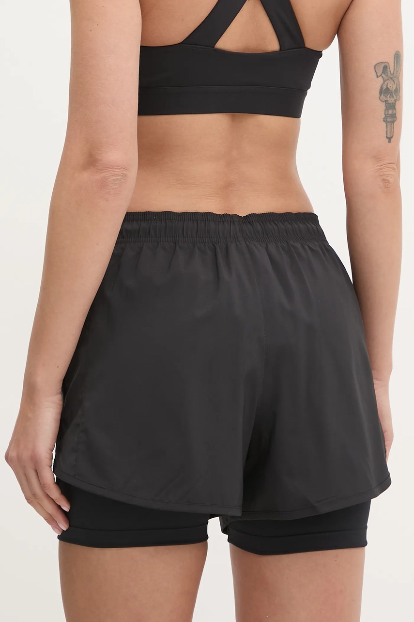 New Balance edzős rövidnadrág Sport Essentials fekete, sima, közepes derékmagasságú, WS41225BK termék 2. képe