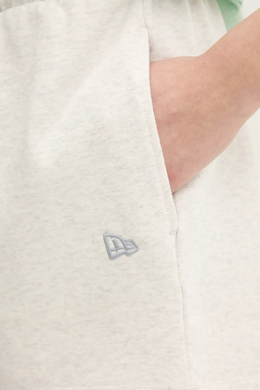 Σορτς New Era φωτογραφία