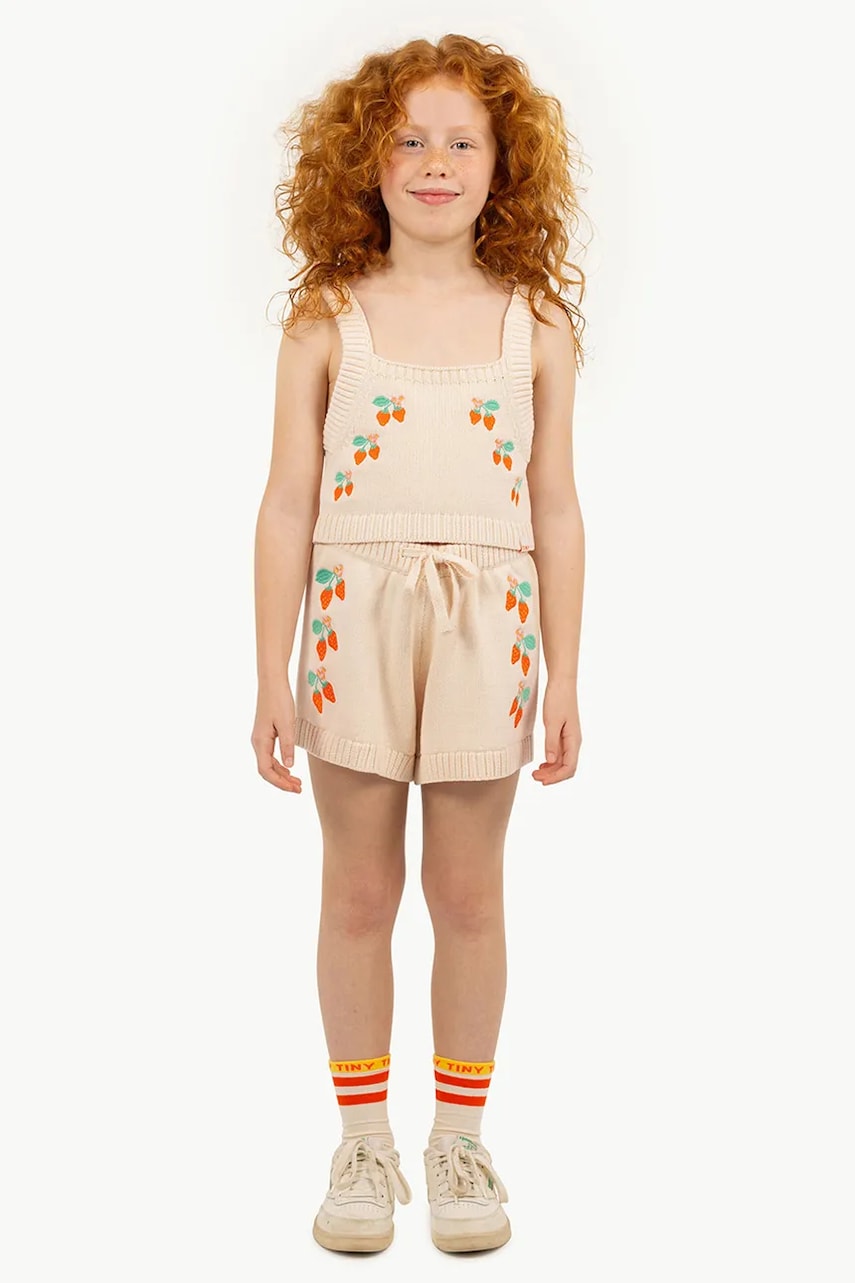 Tinycottons pantaloni scurți din bumbac pentru copii STRAWBERRIES SHORTS culoarea bej, cu imprimeu, SS25-301 Tinycottons pantaloni scurți din bumbac pentru copii STRAWBERRIES SHORTS culoarea bej, cu imprimeu, SS25-301