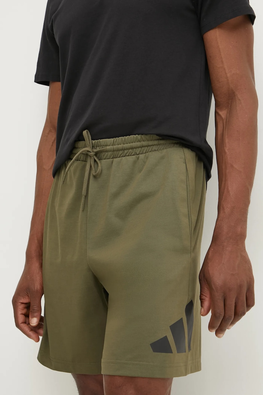 adidas pantaloni scurti Essentials barbati, culoarea verde, IN6184