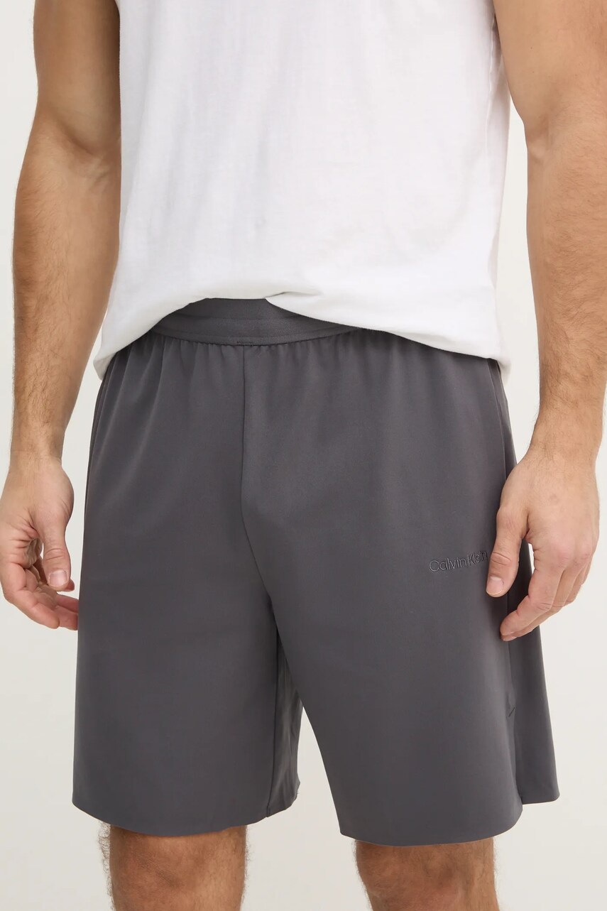 Levně Tréninkové šortky Calvin Klein Performance šedá barva, LVGMS5S850